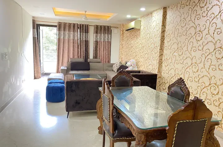 Luxury 4 BHK Apartment in Saket