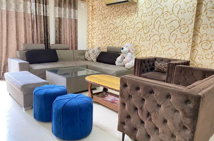 Luxury Service Apt near Saket