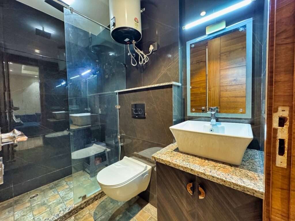 luxury service apartments in south delhi