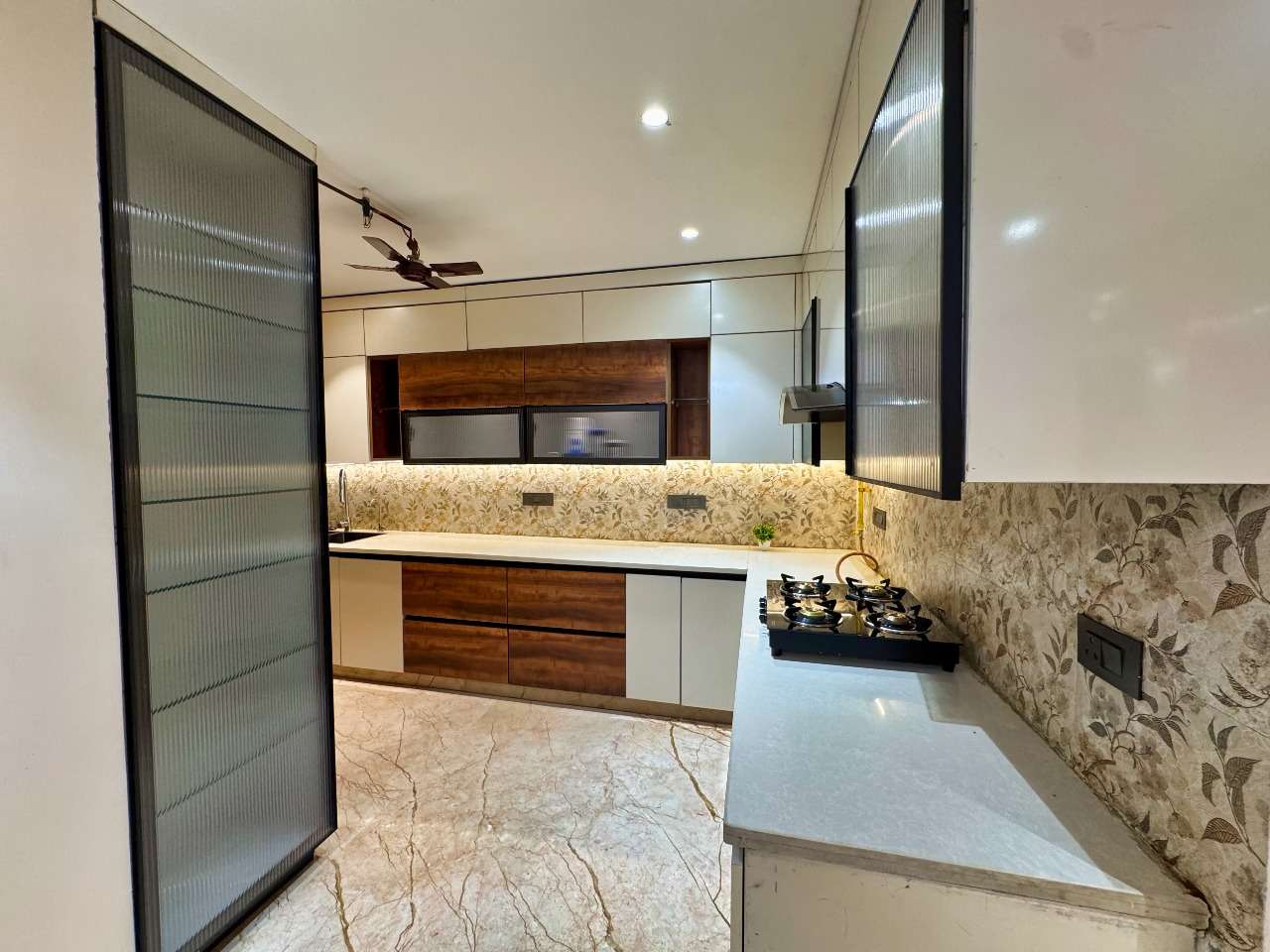 best service apartments in delhi