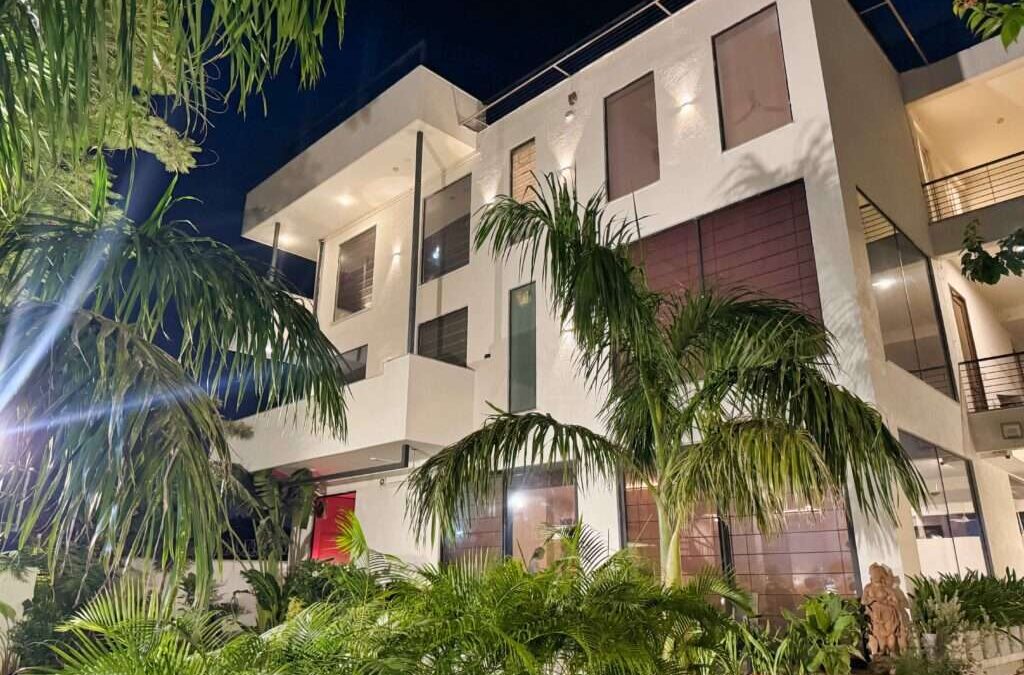 Live Refined, Travel Smart: Discover Luxury Service Apartments in South Delhi